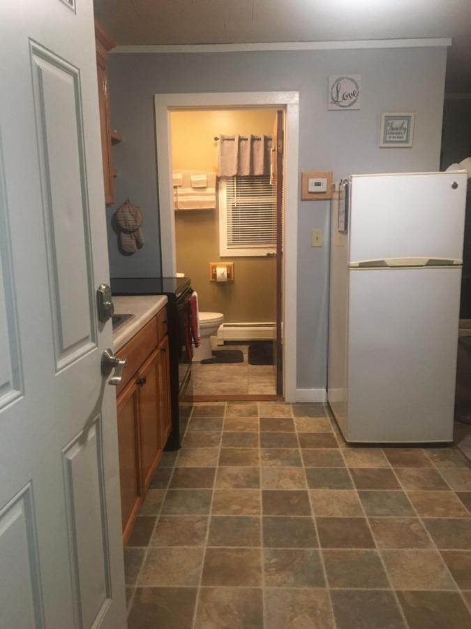 Home Away From Home, Recently Renovated North Troy Экстерьер фото
