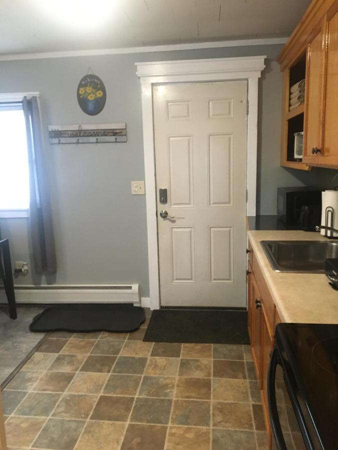 Home Away From Home, Recently Renovated North Troy Экстерьер фото