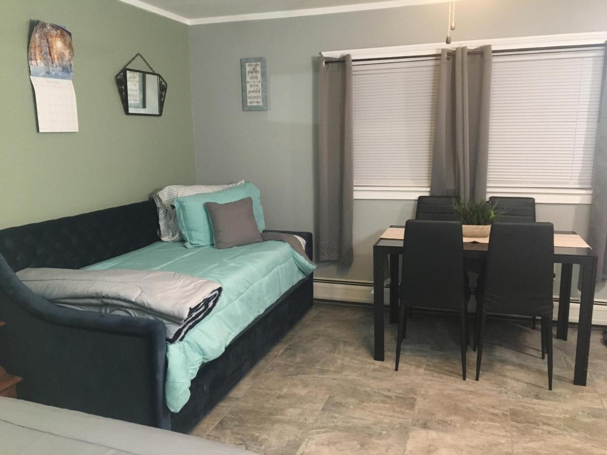 Home Away From Home, Recently Renovated North Troy Экстерьер фото